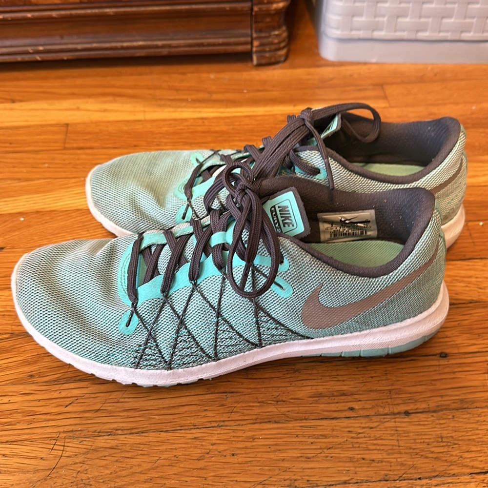 Nike Flex Fury 2.0 in Tiffany Blue, Size 9 Women